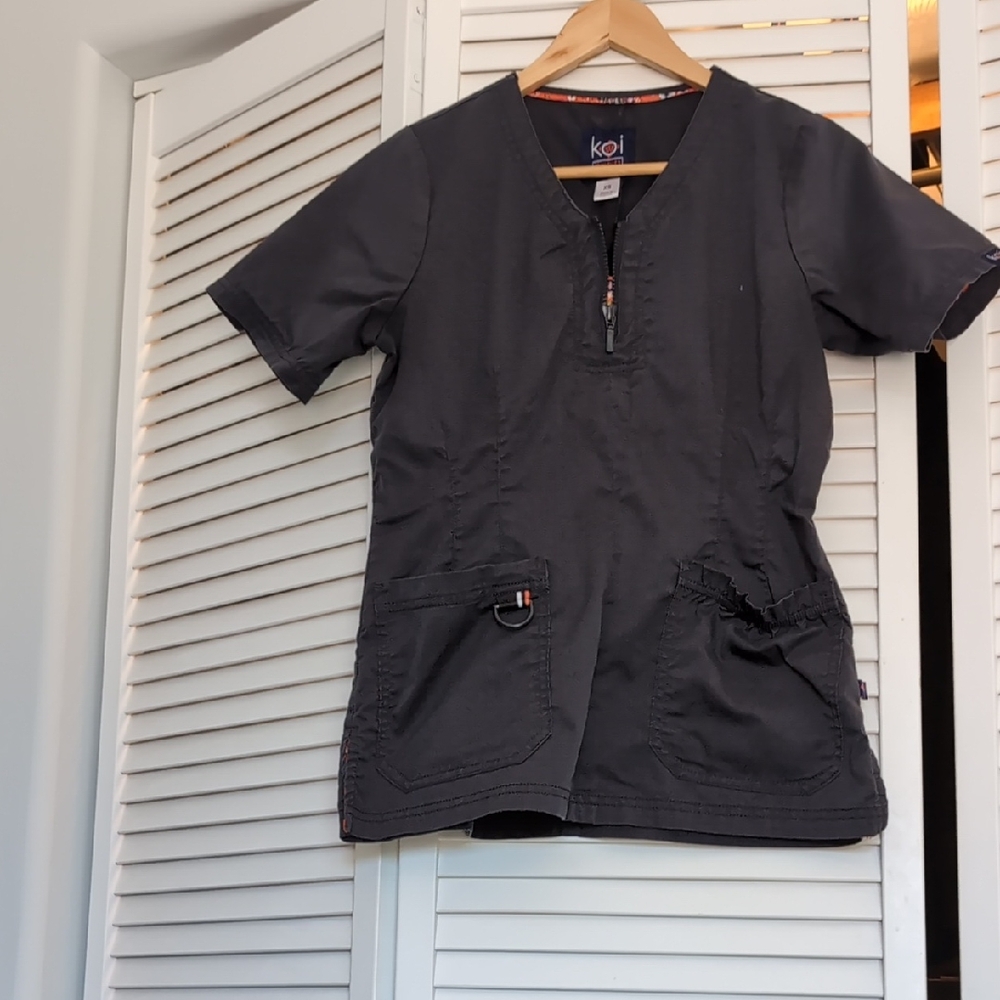 Koi Charcoal Scrub Top with Pockets